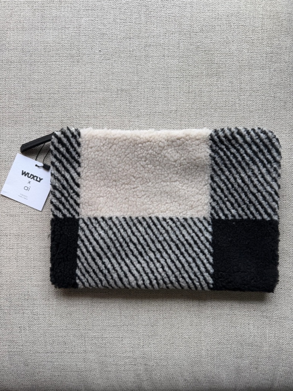 Wuxly X ai Zip Cozy Clutch NWT